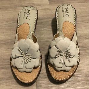Brand NEW b.o.c. White Sandals Sz 8